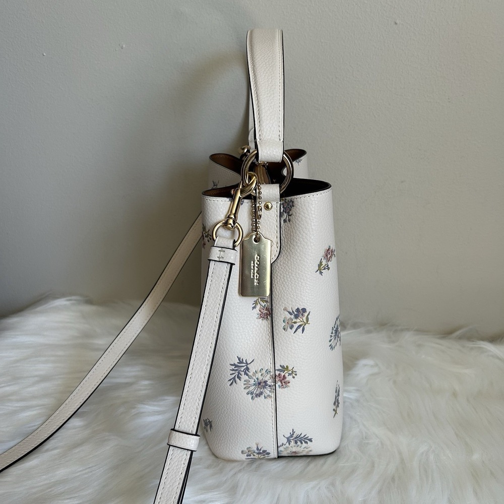 Coach Small Town Bucket Chalk White Floral Pebbled Leather Crossbody Excellent - Picture 5 of 14